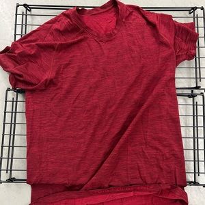 Lululemon mens athletic tee